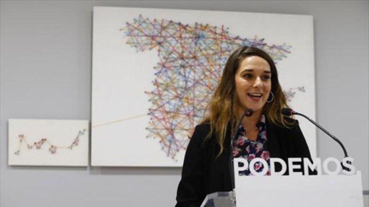 Noelia Vera, portavoz de Podemos, analiza anoche los resultados de Cataluña.