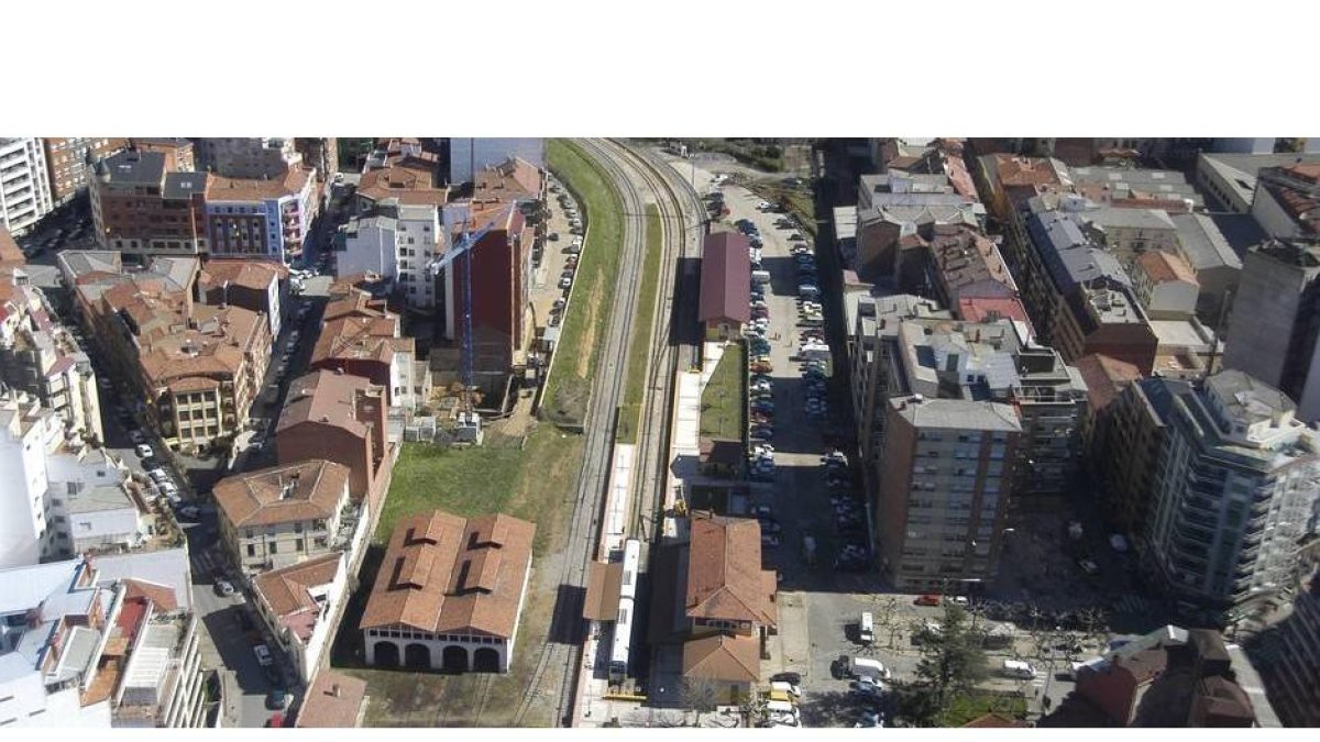 Vista de los terrenos y la estación de Feve en León