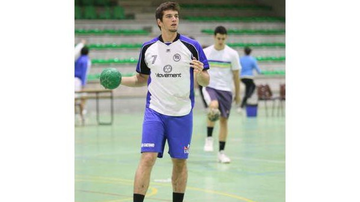 Raúl Nantes, entrenando ayer con el equipo filial.