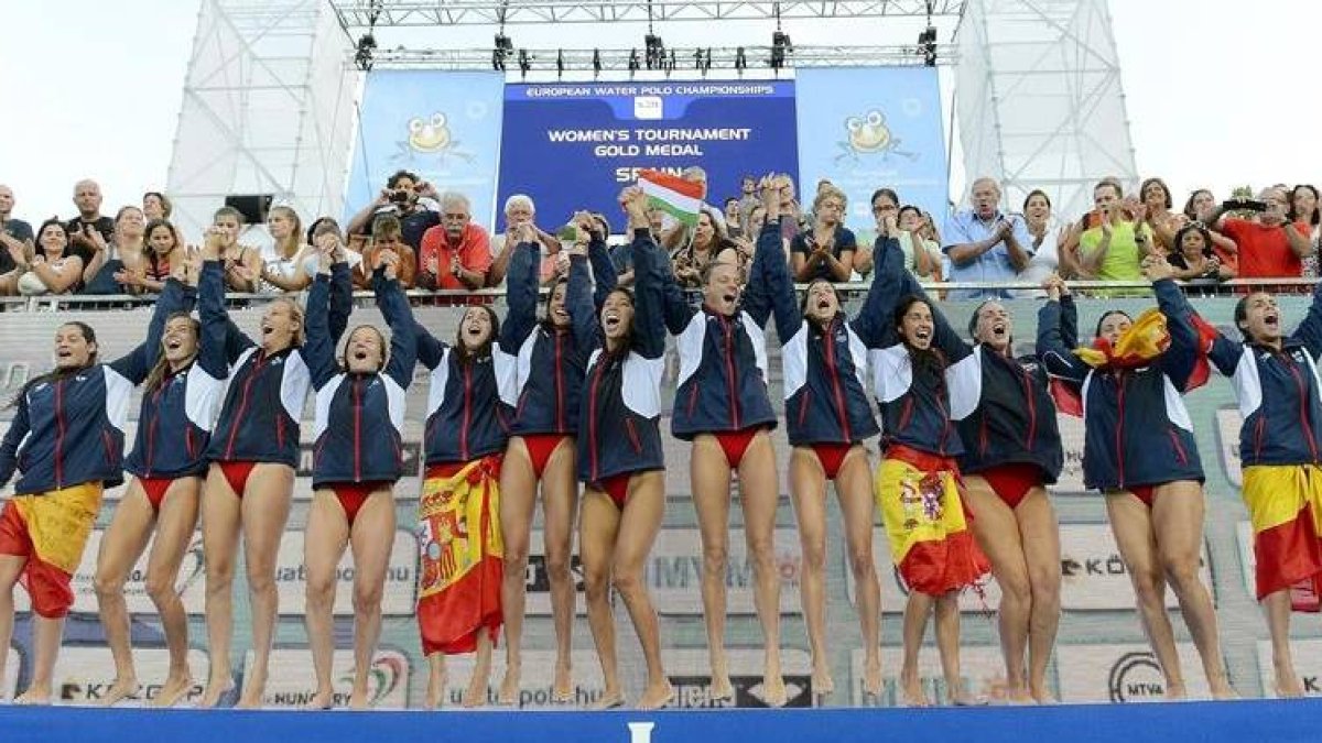 La selección española celebra su victoria en la final del Europeo.