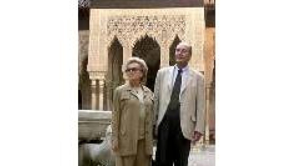 Bernardette y Jacques Chirac acogieron hace 26 años a Anh Dao