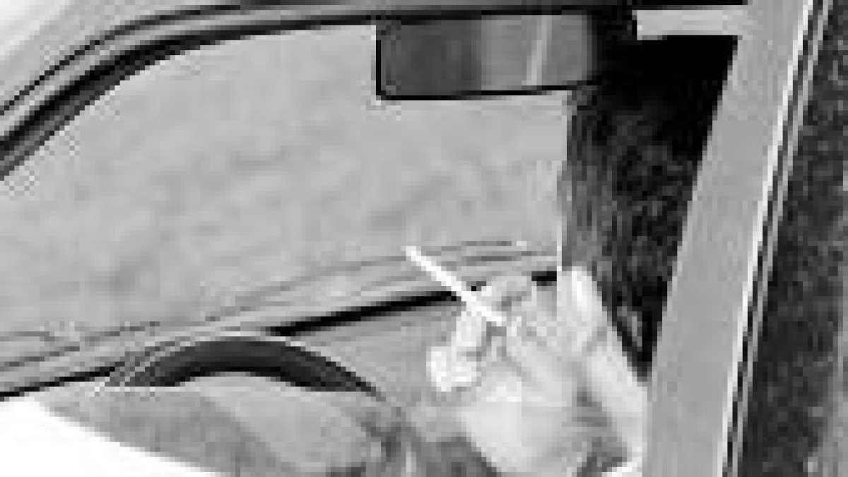 La futura prohibición de fumar al volante se ha decidido de acuerdo con el Ministerio de Sanidad