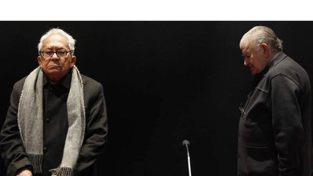 El poeta brasileño Ledo Ivo junto a su amigo Antonio Gamoneda hace un año, cuando le dieron el Premio Leteo.