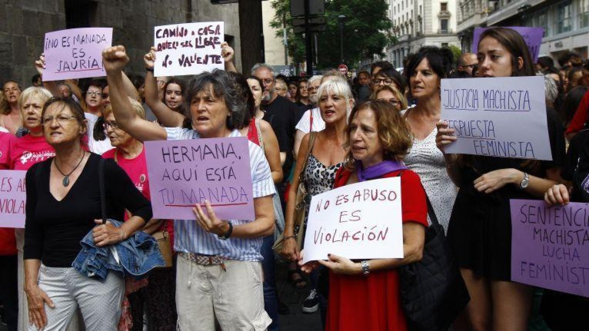 Manifestación en Zaragoza en apoyo de Elena Contreras.