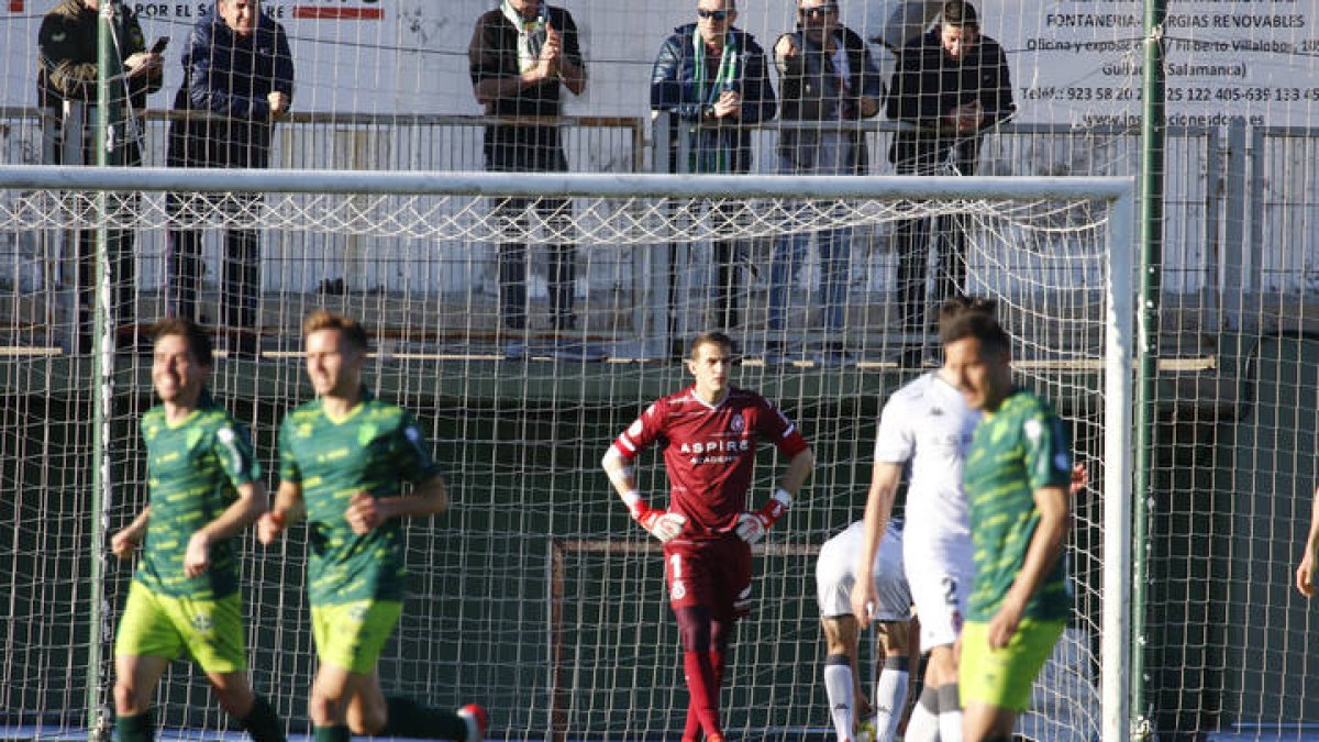 Futbol Segunda Division b entre el  Guijuelo- Cultural Leonesa FOTO  ANGEL GARCIA