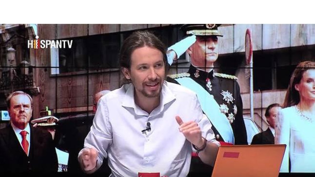 Pablo Iglesias, durante la tertulia sobre la monarquía, en el programa 'Fort Apache', que emite en España la cadena pública iraní Hispan TV.