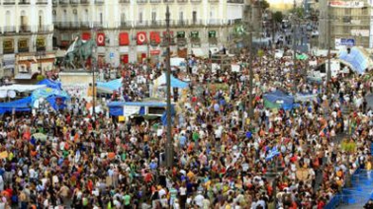 Aspecto de la Puerta del Sol de Madrid, donde finalizó la marcha popular de los -˜indignados-™.