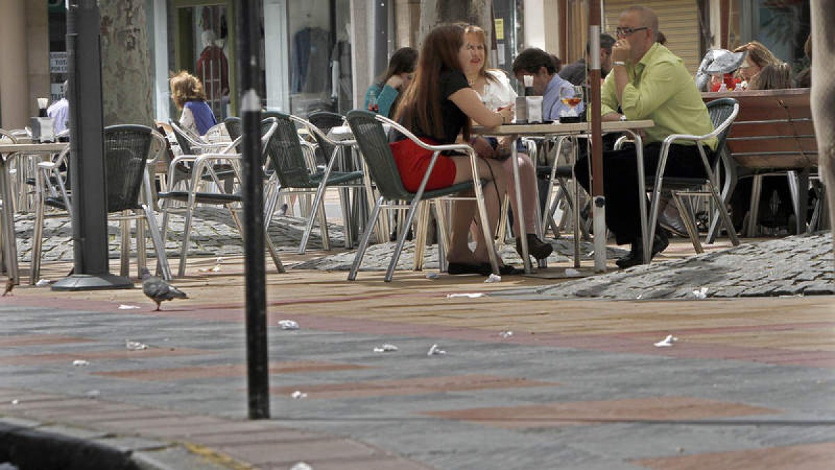 Zona de terrazas del centro de la ciudad ayer a mediodía