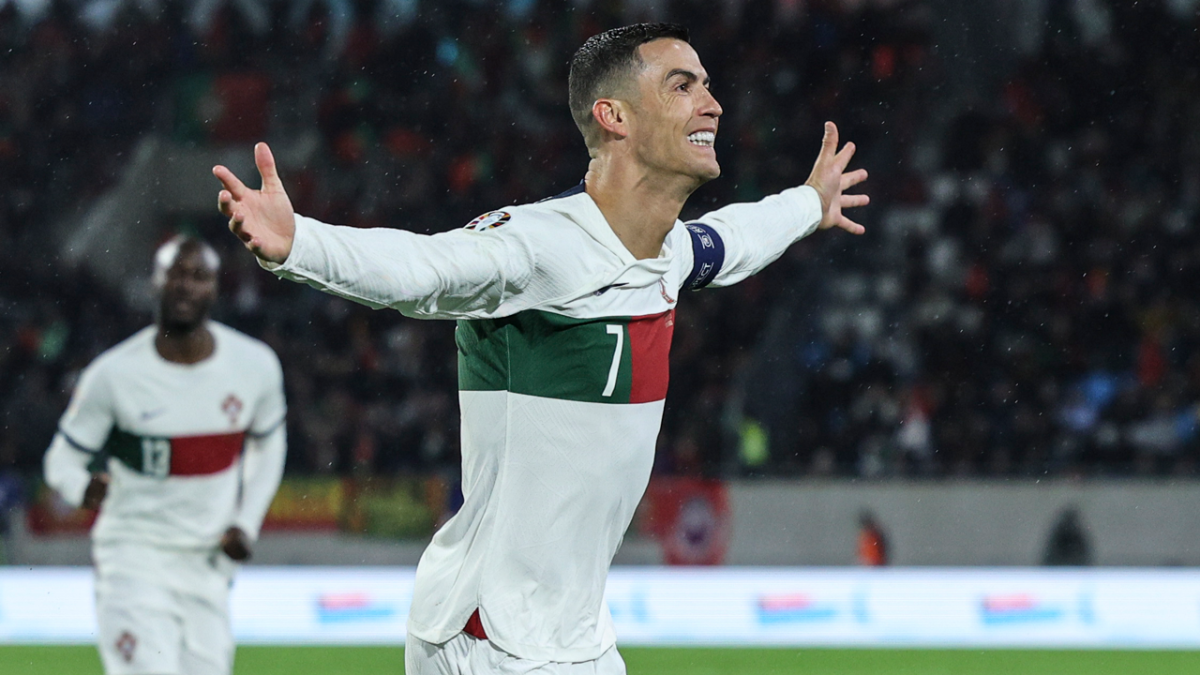 Cristiano Ronaldo,durante el partido de clasificación para la Eurocopa 2024 disputado entre las selecciones de Portugal y Luxemburgo. MIGUEL A. LOPES / EFE