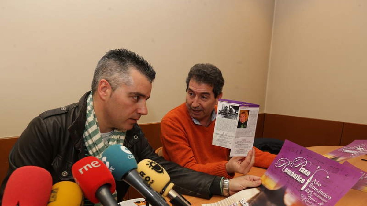 Santiago Macías y Miguel Ángel Varela, en la presentación.