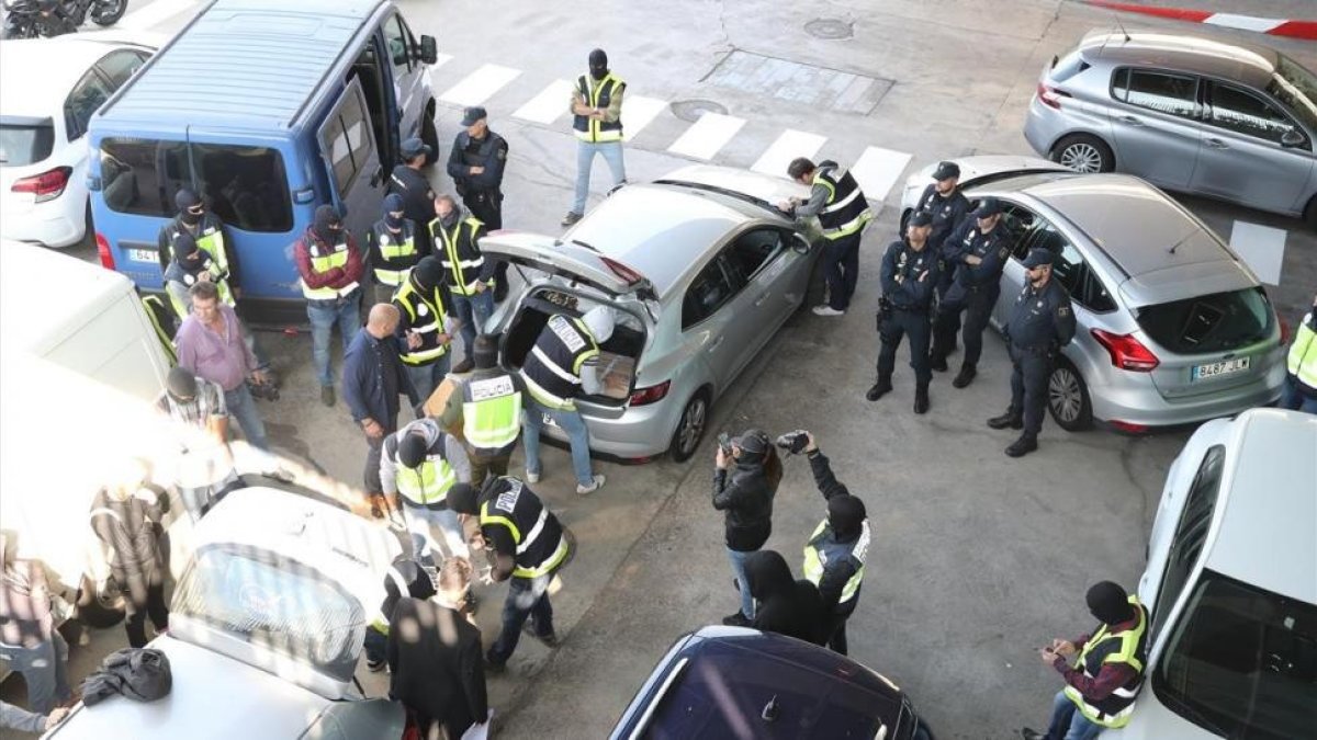La Policía Nacional impide a los Mossos quemar documentos en la incineradora de Sant Adrià, el 26 de octubre pasado