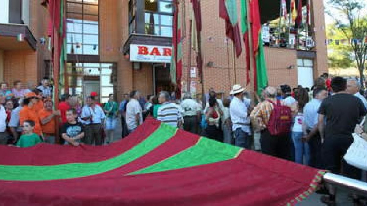 El domingo la localidad acogerá una concentración de pendones del Reino de León