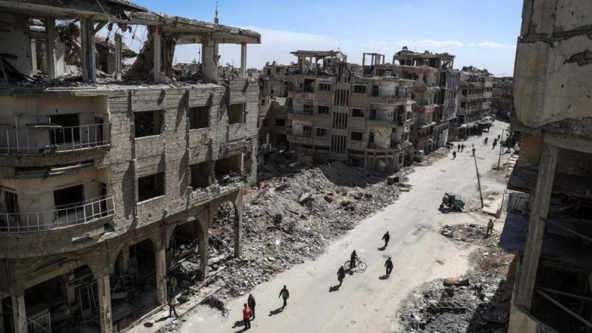 Edificios destruidos en un barrio de Duma, en Guta Oriental, principal feudo opositor cerca de Damasco (Siria), el 9 de marzo.