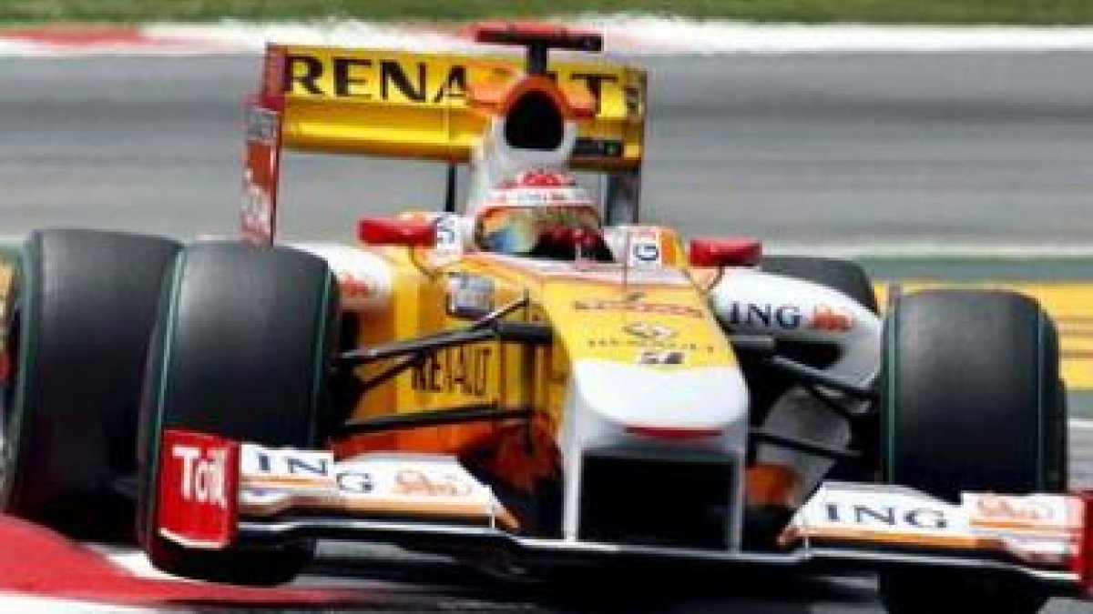 Fernando Alonso en su monoplaza durante la carrera