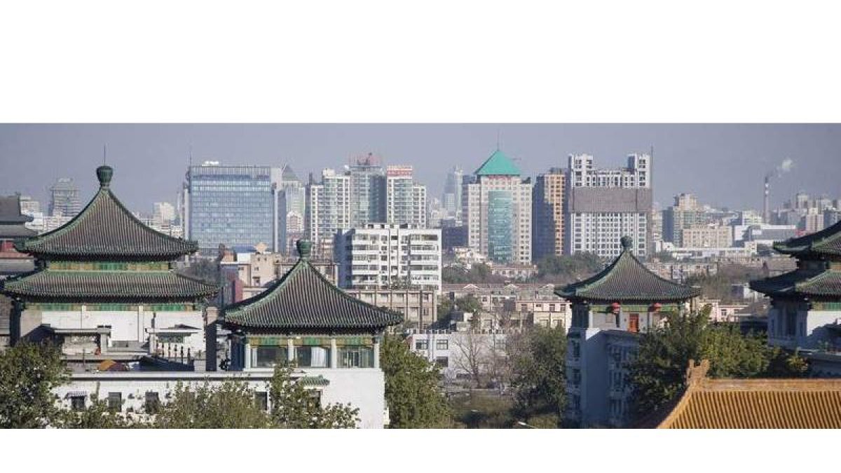 Una vista general de Pekín, la capital de China, el gigante asiático que ha fijado sus expectativas en Europa. EFE