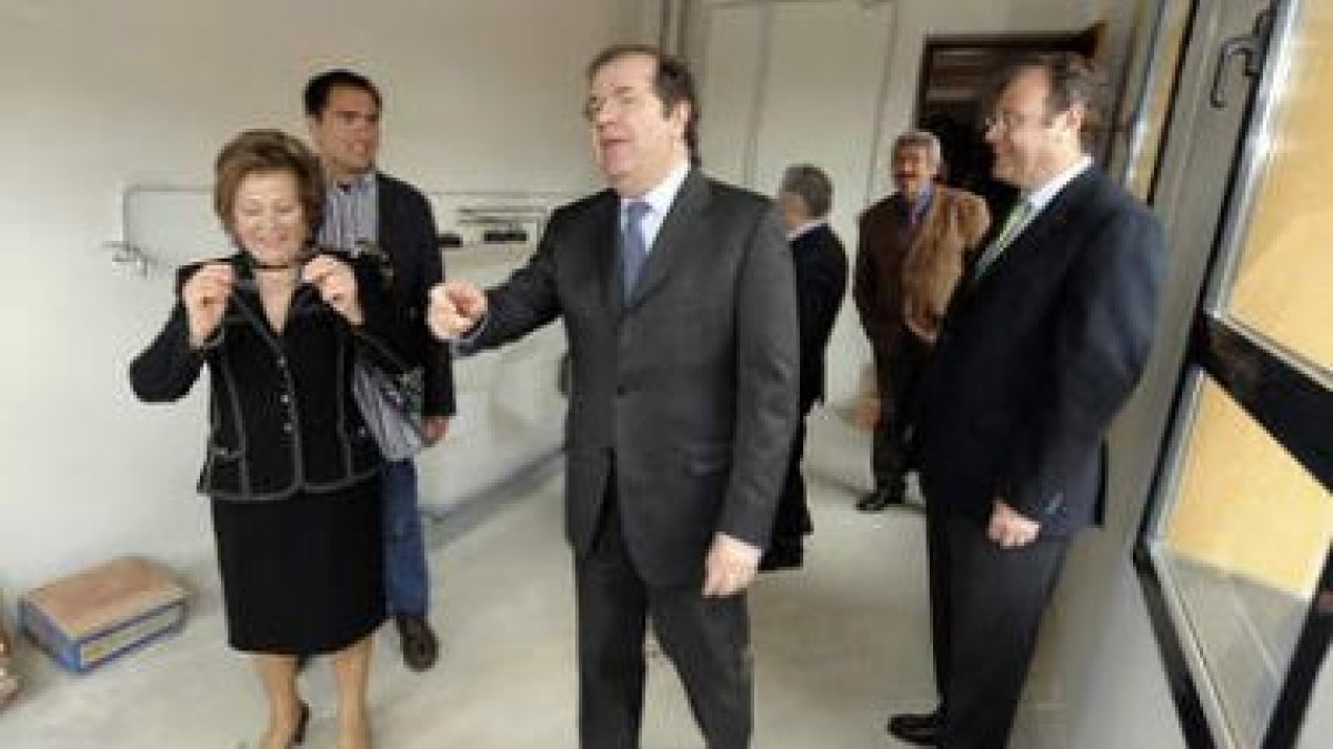 Herrera, junto a Silván, en la entrega de llaves de una promoción de VPO
