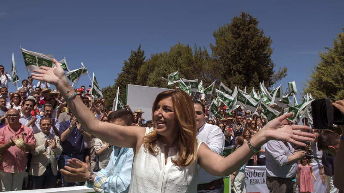 Susana Díaz participó ayer en la III Fiesta de la Rosa del PSOE de Martos.