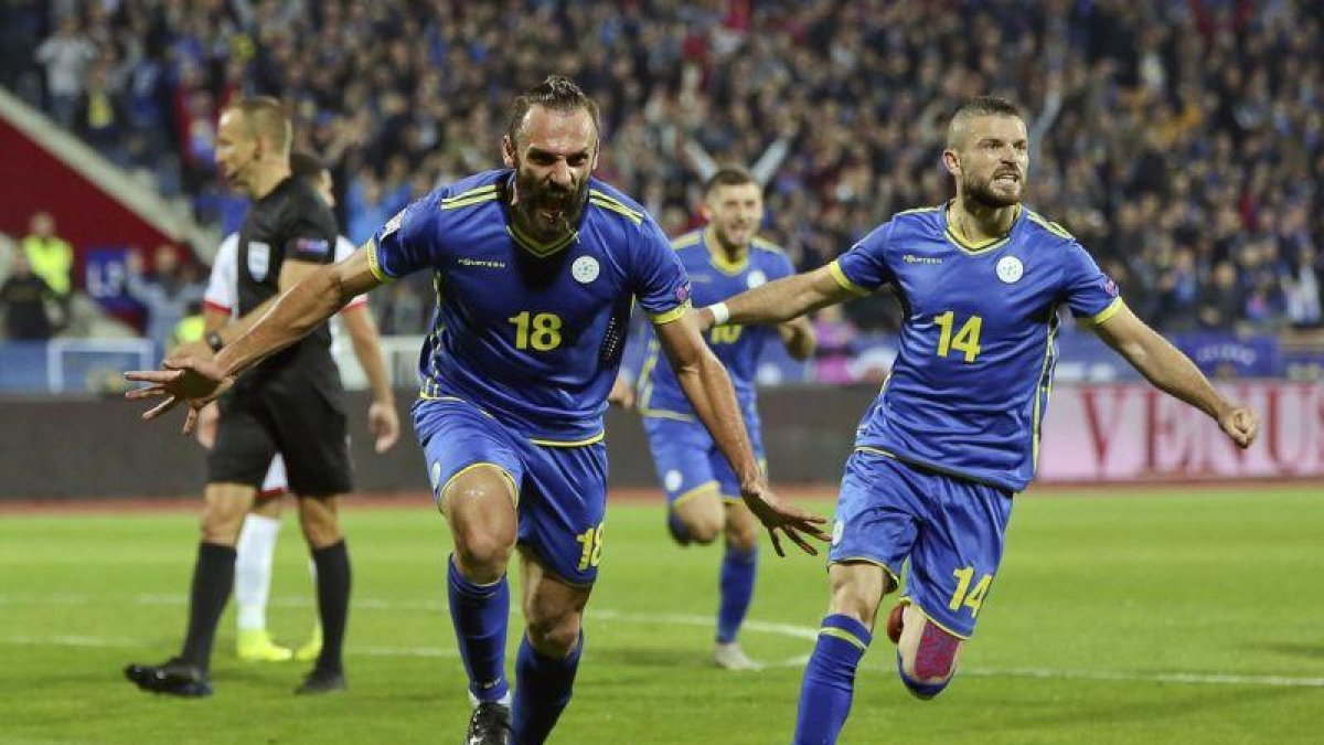 Los jugadores kosovares celebran un gol contra Malta en la Liga de las Naciones.