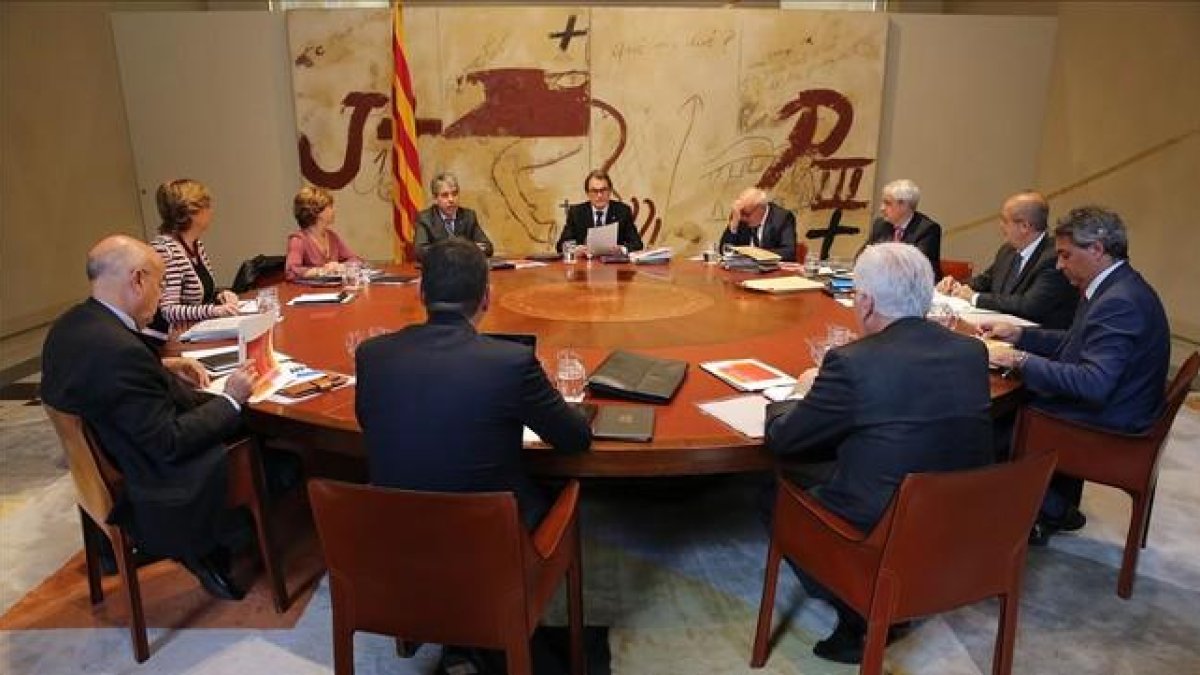 El president en funciones, Artur Mas, en una reciente reunión con su consell de Govern.