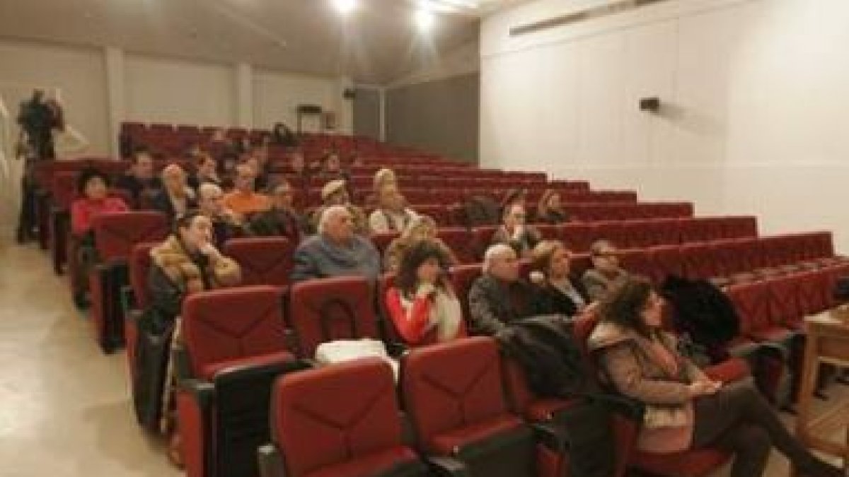 Los asistentes al curso participaron ayer en la lección inaugural que se celebró en la sede de la Un