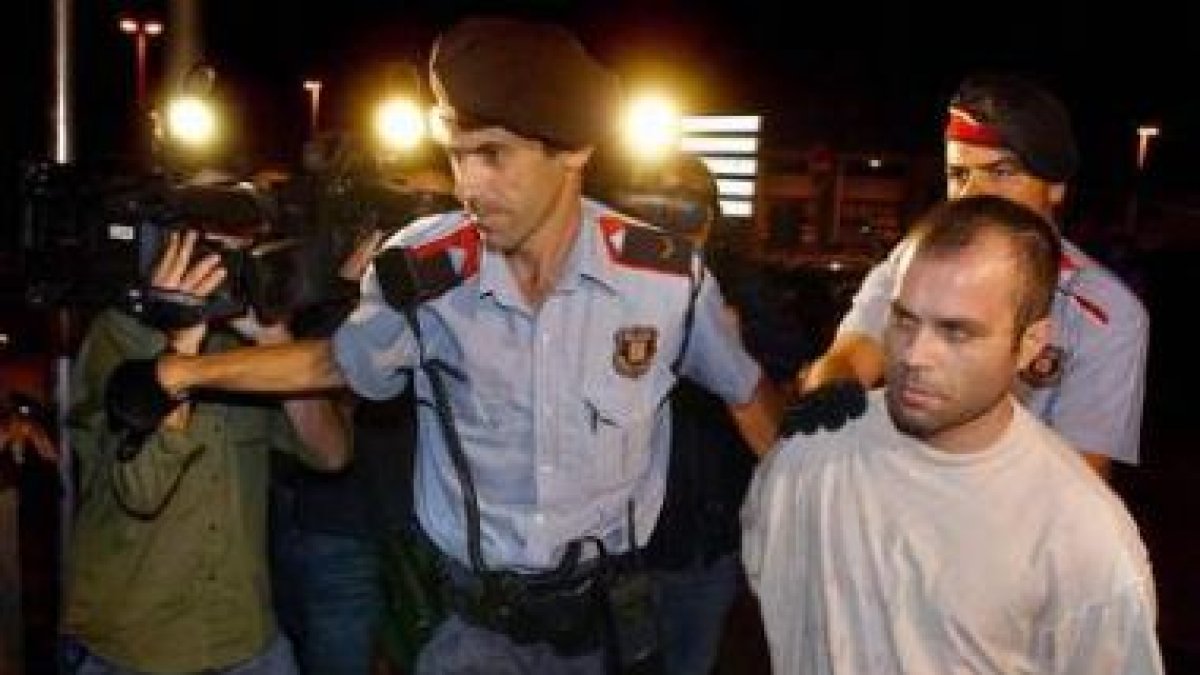 Pedro Jiménez, condenado como autor del crimen de Bellvitge, instantes después de ser detenido (imag
