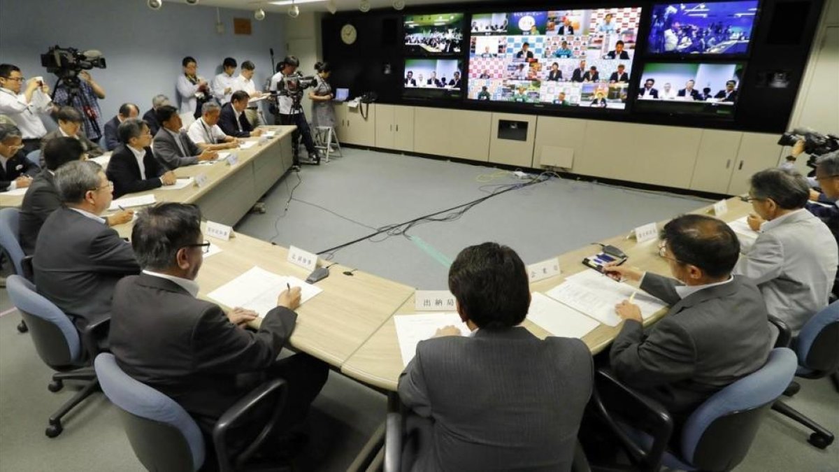 El gobierno de la isla de Hokkaido se reúne en una teleconferencia tras el lanzamiento del misil norcoreano.