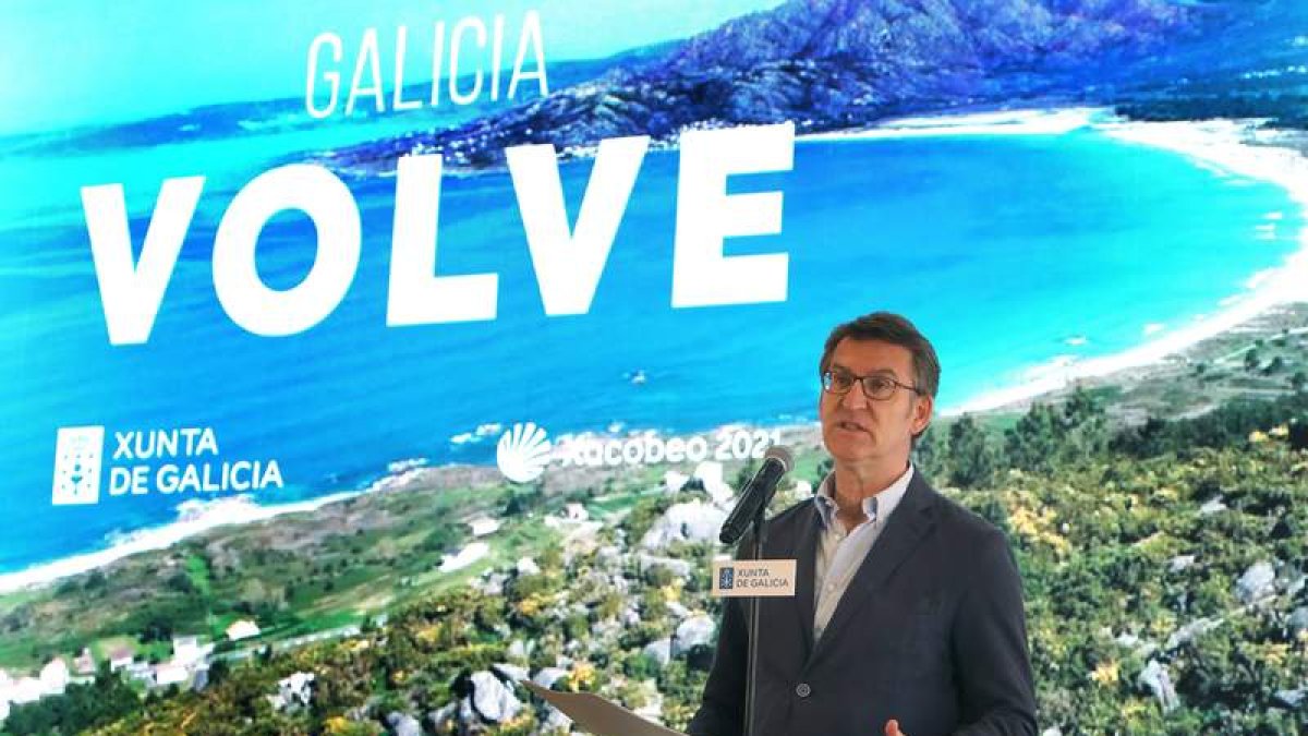 El presidente de la Xunta, Alberto Núñez Feijóo, durante la presentación de la nueva campaña de promoción turística ‘Galicia Volve’. XOAN REY