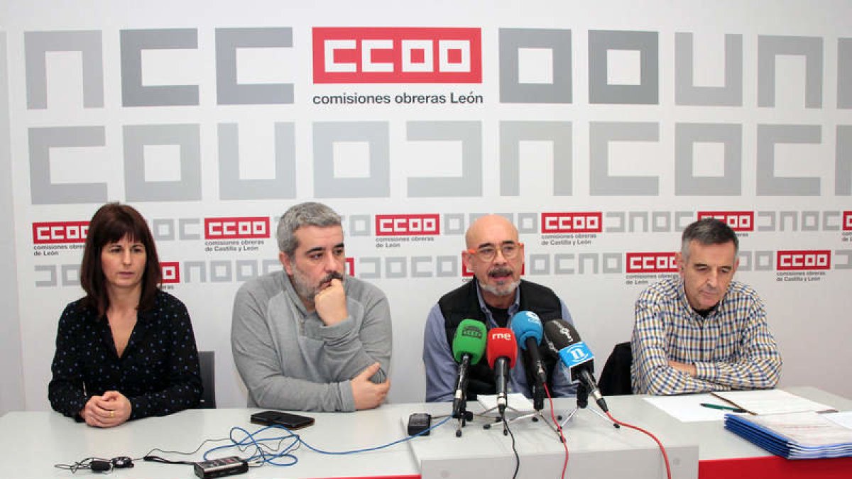 El informe se presentó ayer en la sede de CC OO en León. PEIO GARCÍA