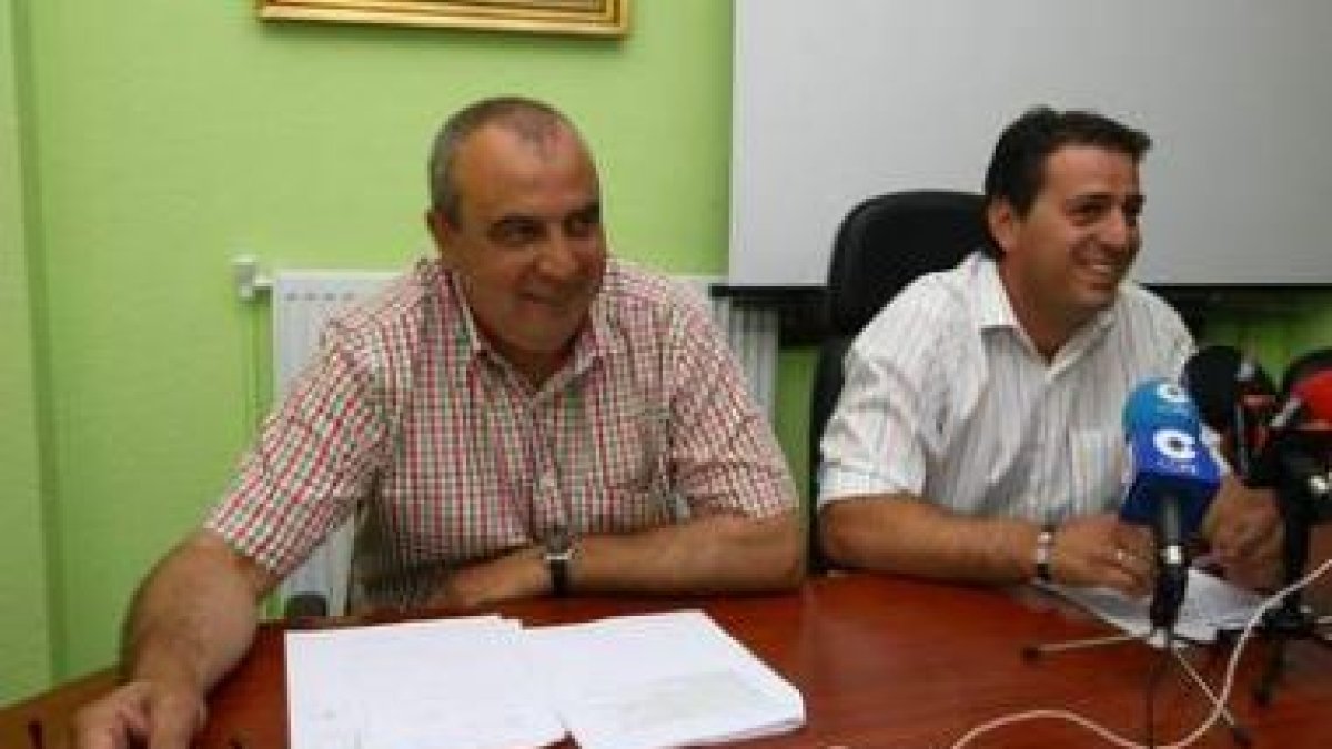 Imagen de archivo de Pepe Jímenez y José Manuel Sánchez durante una rueda de prensa