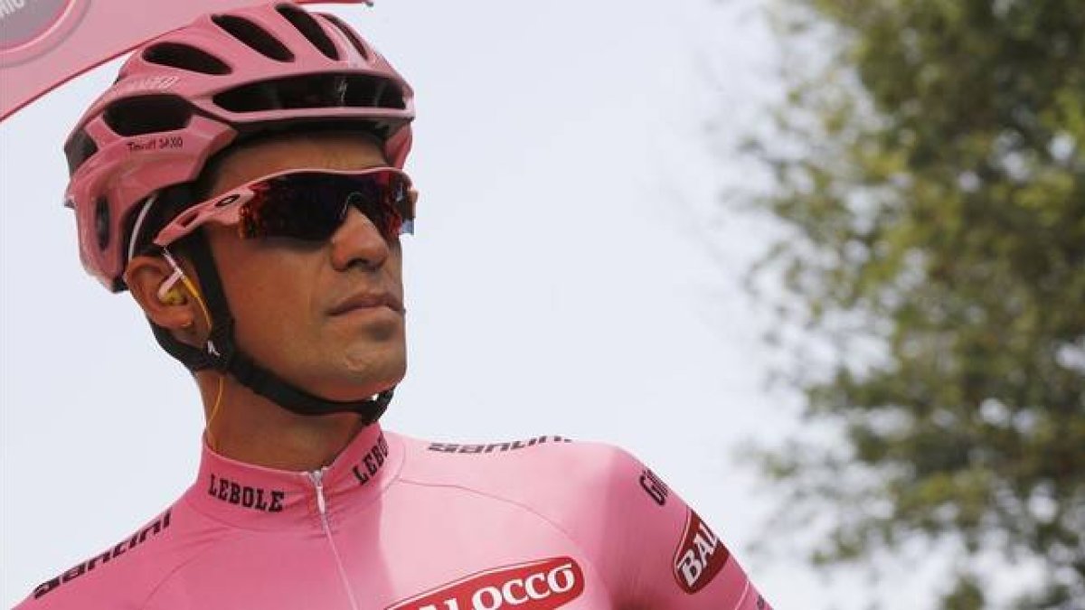 Alberto Contador, este jueves, en una imagen de la salida de la sexta etapa.