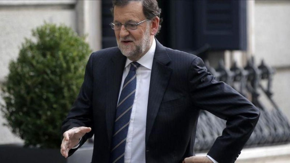 Mariano Rajoy, a su llegada al Congreso, el miércoles 26 de octubre, para pronunciar su discurso de investidura.