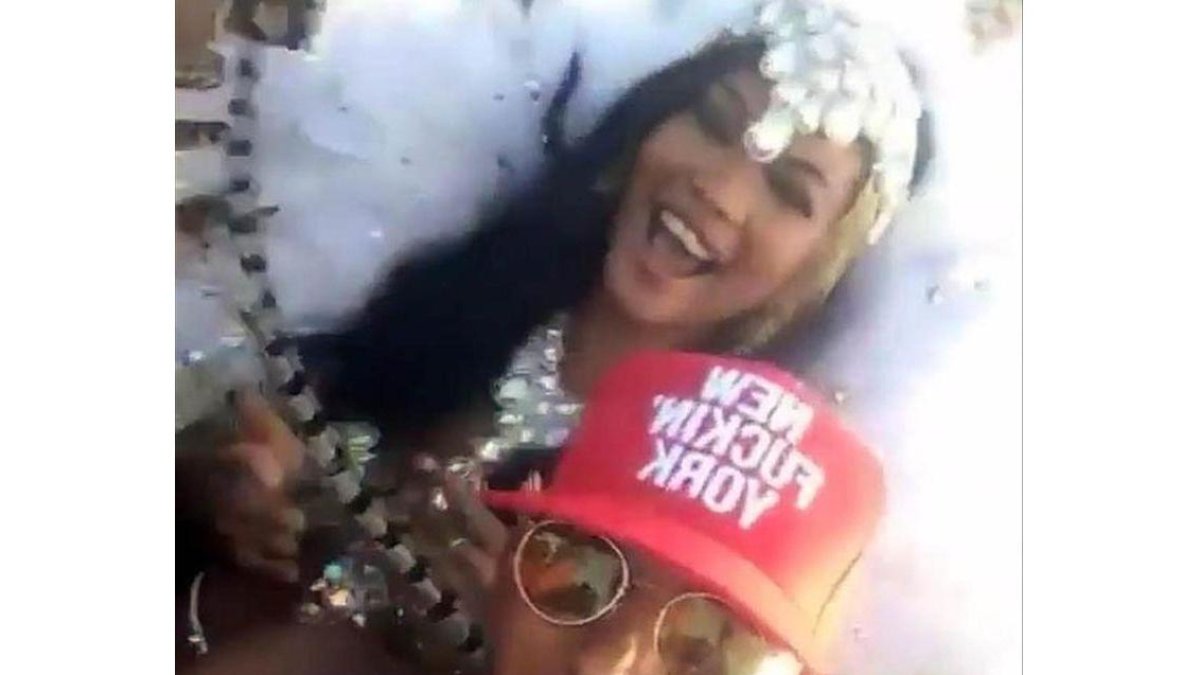 Lewis Hamilton y la supermodelo Chanel Iman, de fiesta en Barbados.
