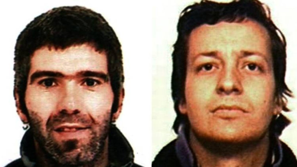 on Lizarribar Lasarte, d,de 36 años, y Rubén Gelbentzu González,iz., de 35, a quienes la Guardia Civil considera integrantes de un comando legal de ETA implicado en cuatro atentados.