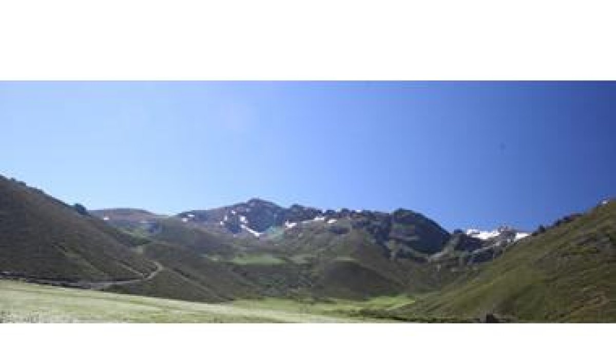 La vega de Lechada es uno de los valles glaciares mejor preservados de toda la Península Ibérica.