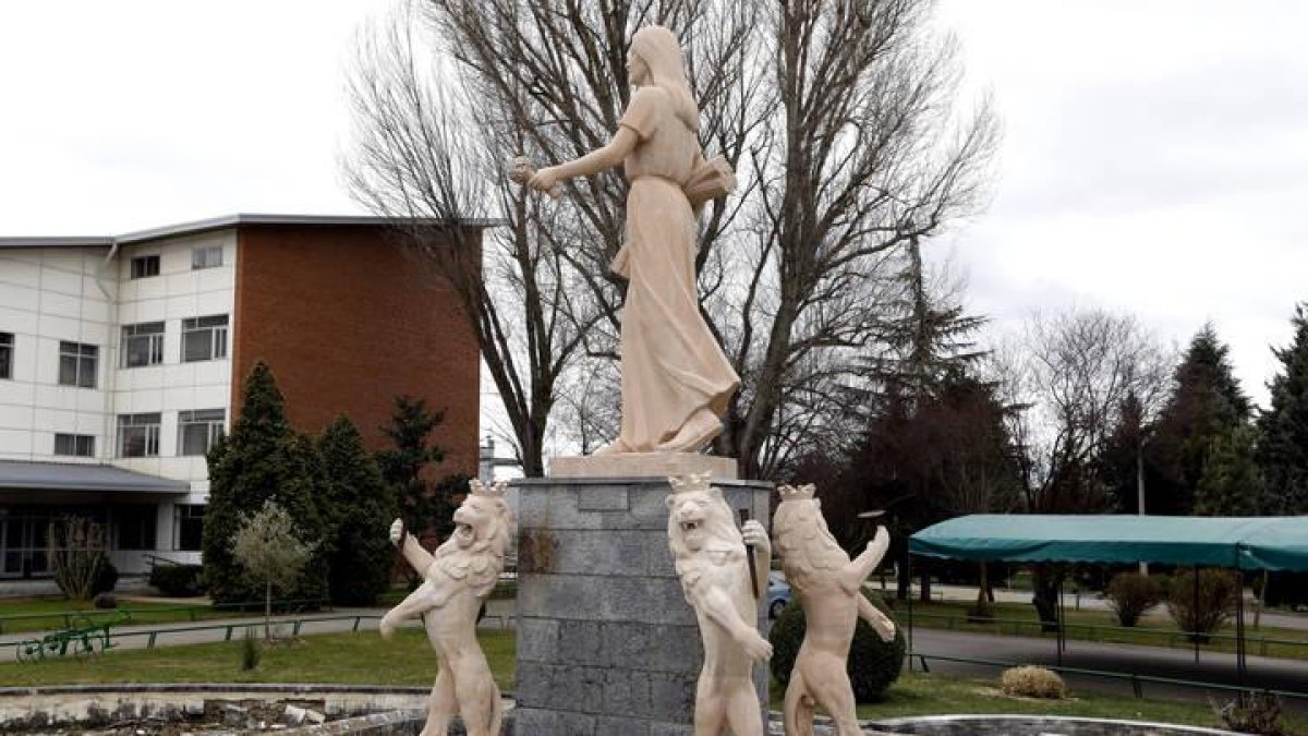 La escultura que tomó como modelo a Carmen Martínez-Bordíu, nieta de Franco.