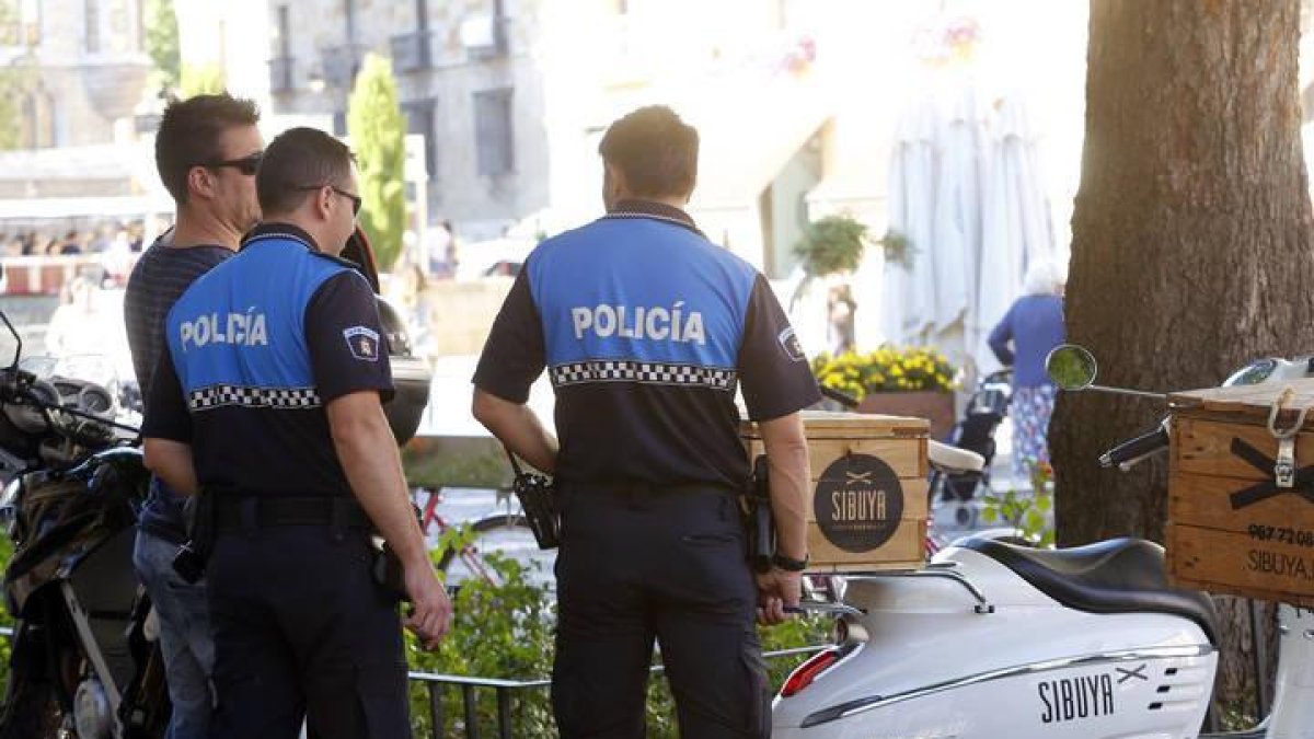 Una patrulla de la Policía Local detuvo al agresor