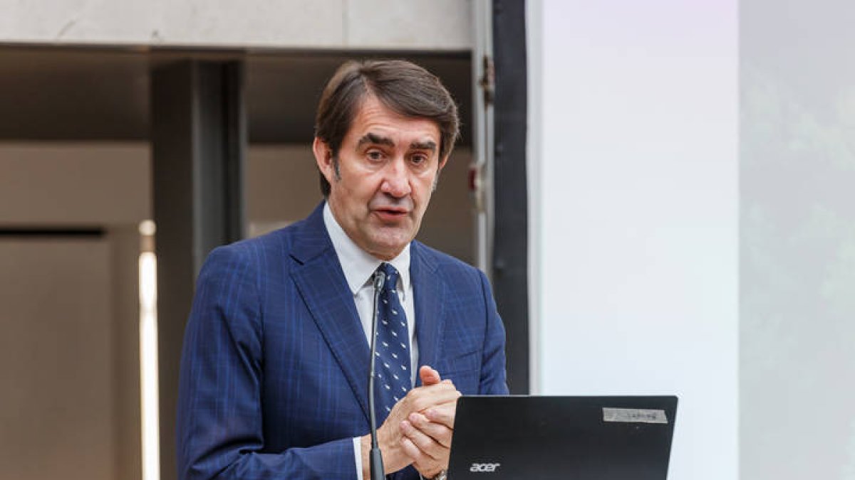 El consejero de Fomento y Medio Ambiente, Juan Carlos Suárez-Quiñones. PABLO MARTÍN