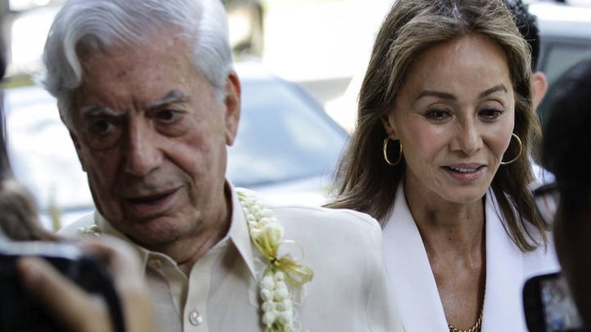 Vargas Llosa e Isabel Preysler, antes de su separación. EFE