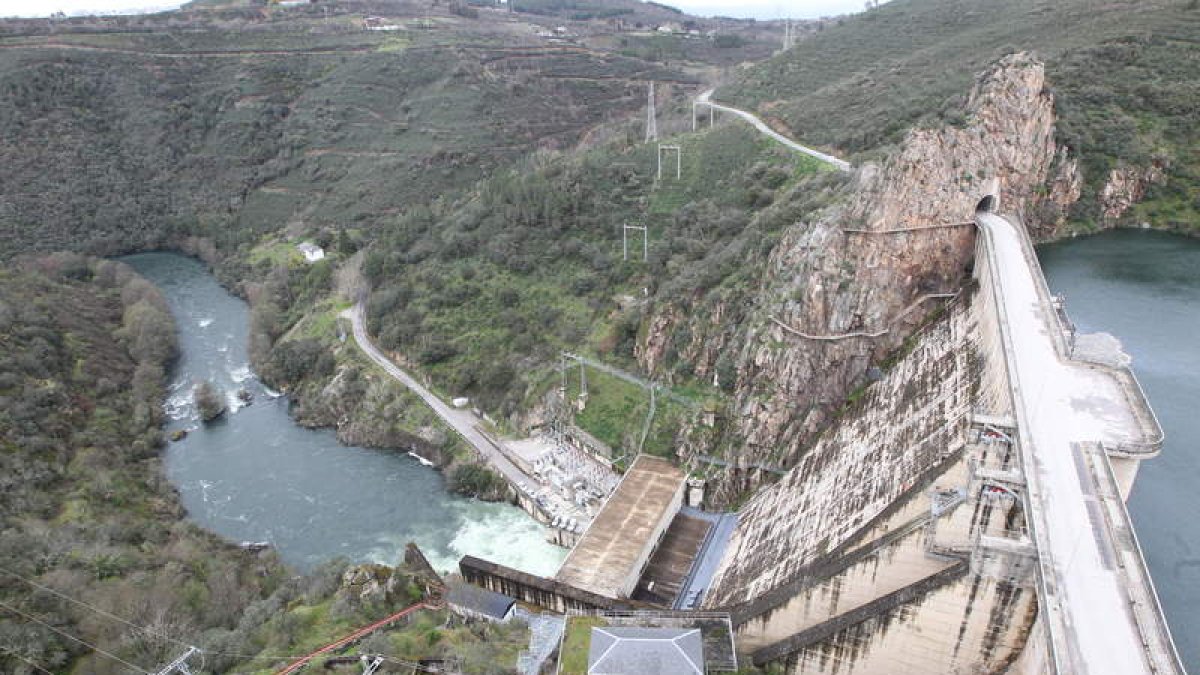 El embalse de Bárcena, uno de los pertenecientes a la CHMS.