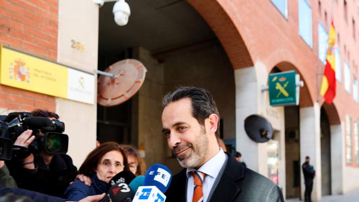 El secretario de Difusión del Govern, Antoni Molons, tras quedar libre. ALEJANDRO GARCÍA