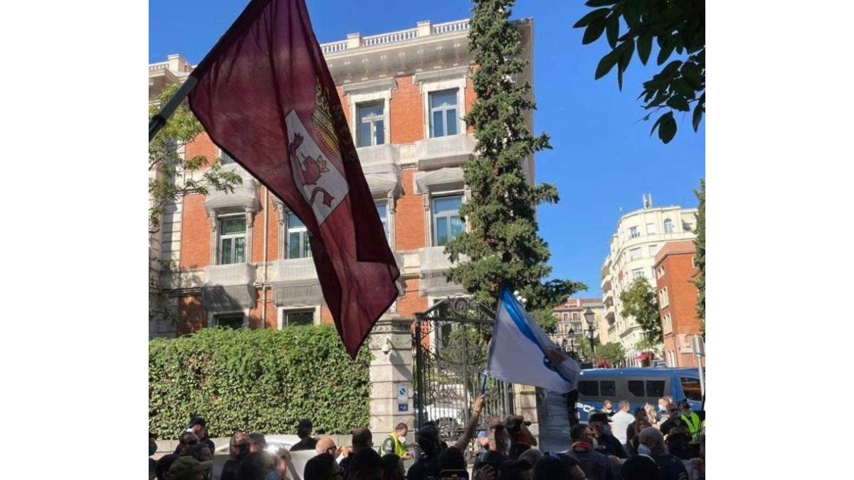 Los agentes leoneses, en la manifestación de Madrid. DL