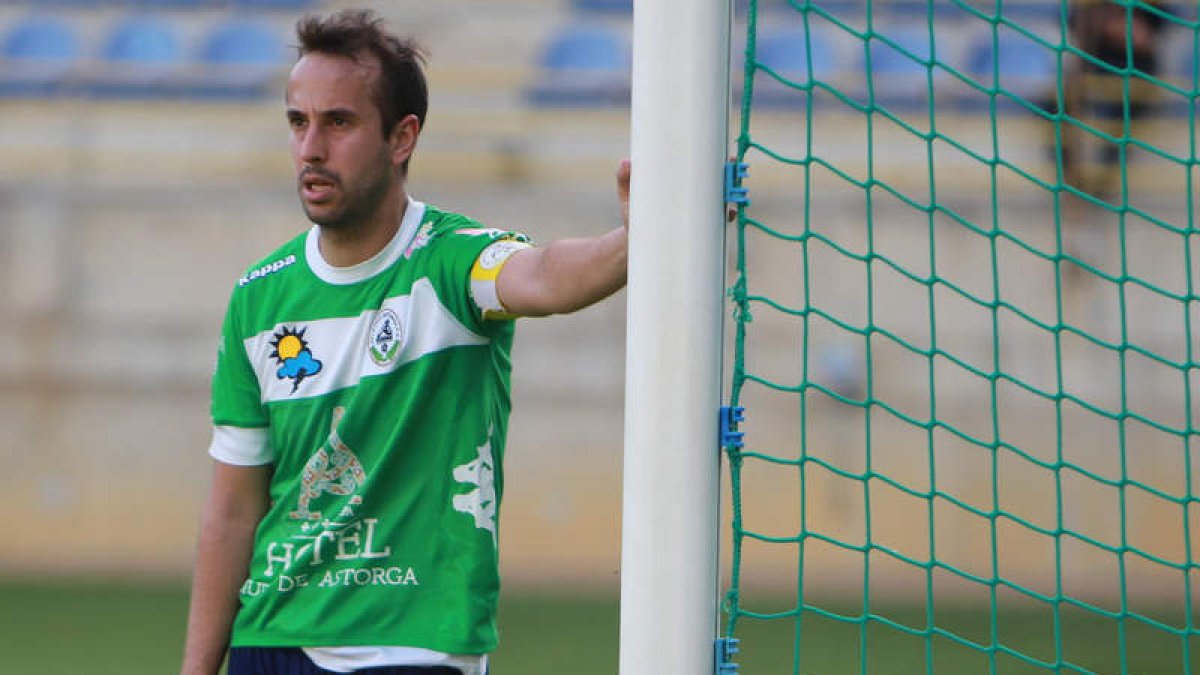 David Bandera prolonga su etapa en el Atlético Astorga.