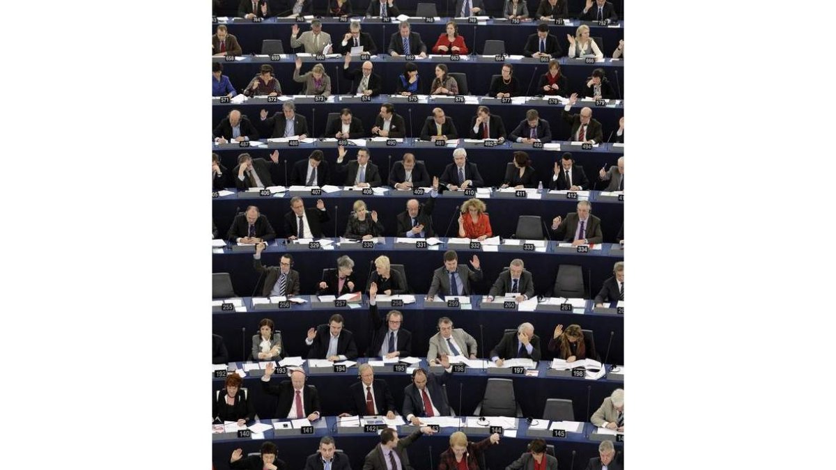 Eurodiputados en un pleno en el Parlamento de la UE. CHRISTOPHE KARABA