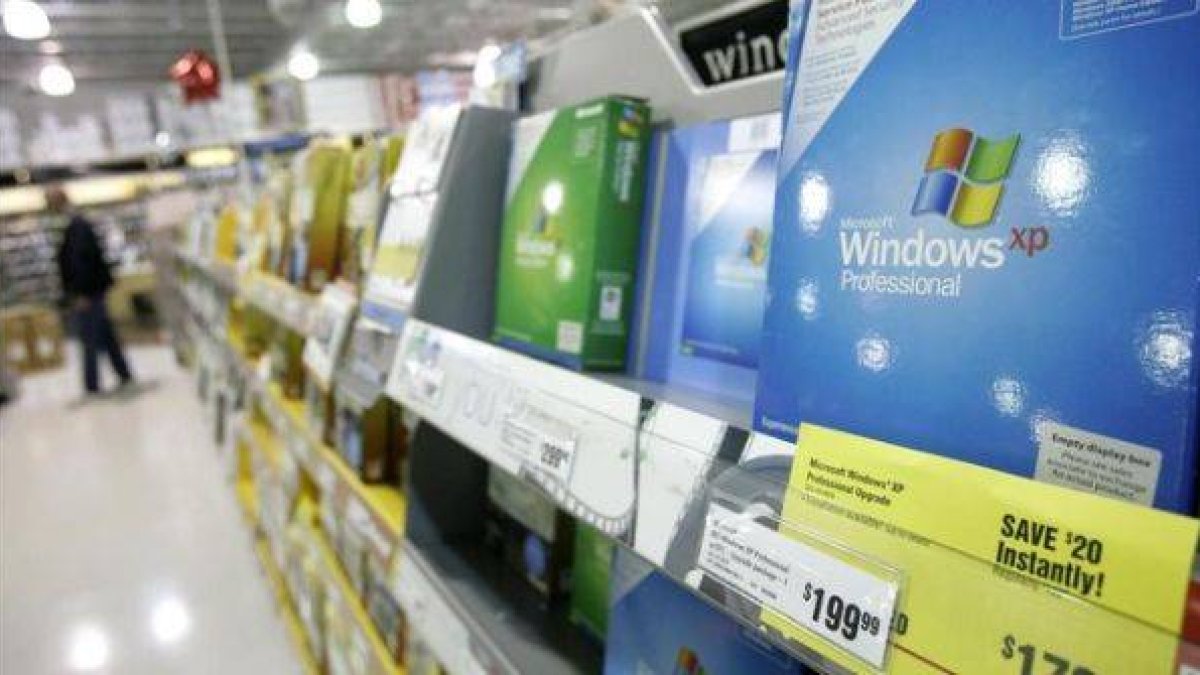 Paquetes de Windows XP a la venta.
