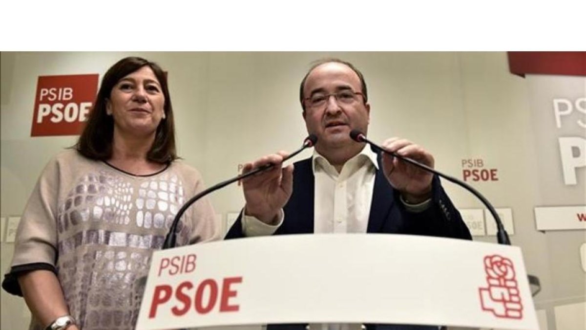 La presidenta balear, Francina Armengol, y el primer secretario del PSC, Miquel Iceta, en Palma.