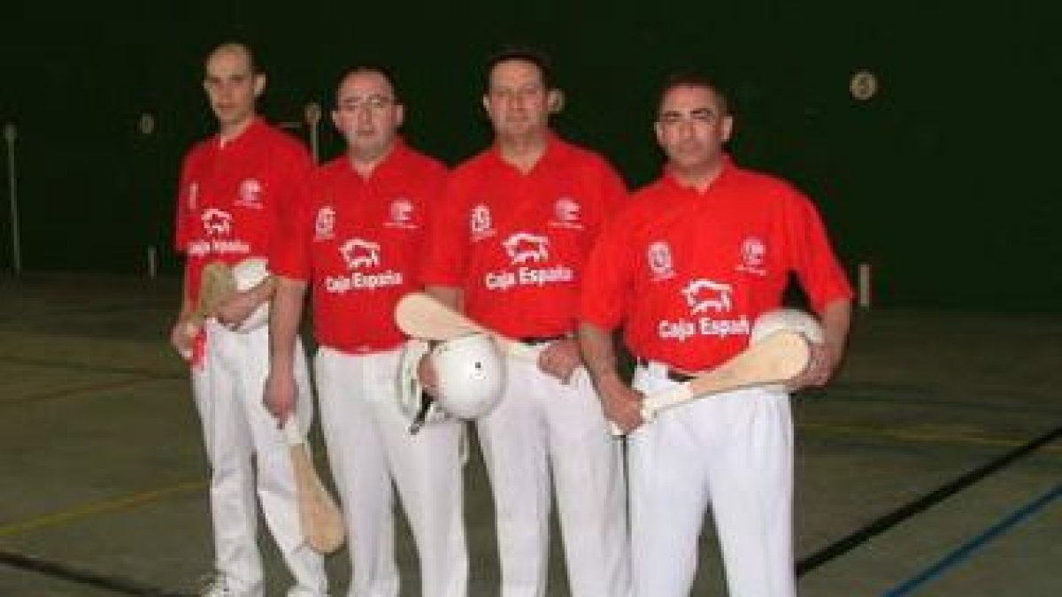 De izquierda a derecha, Charli, Ugidos, Chobo y Carvajal, del Club Leonés