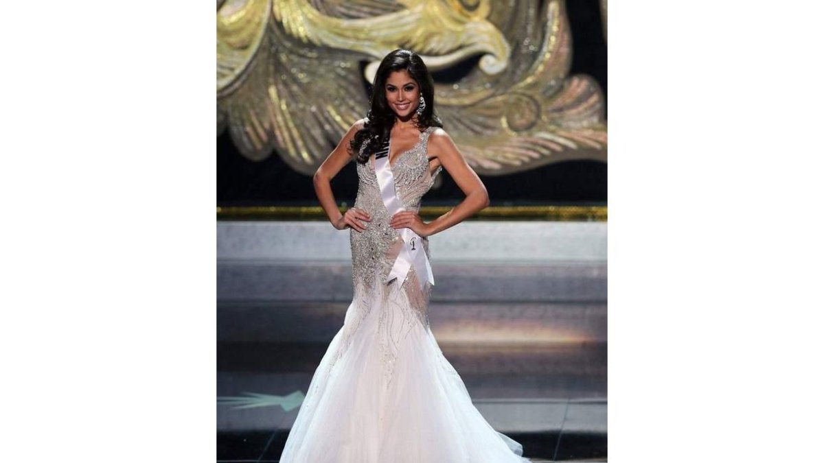 La galardonada de la primera edición, Pepita Samper, y la última Miss España 2008, Patricia Yurena.