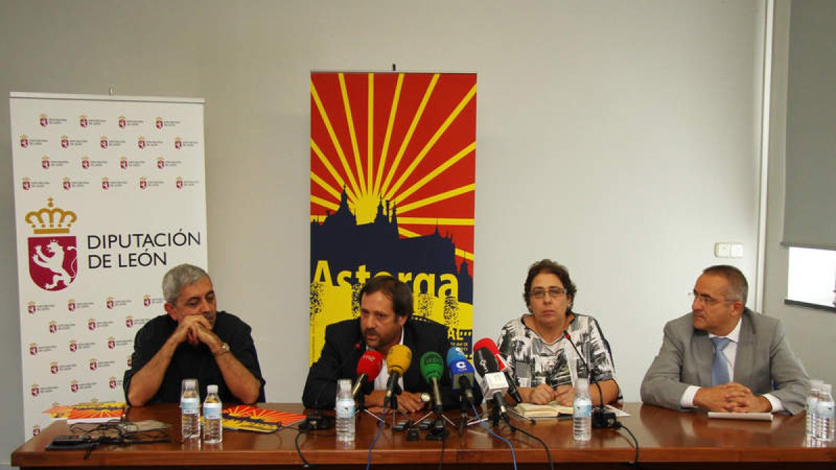 Luis Miguel Alonso, Lupicinio Rodrigo, Mercedes Rojo y Dionisio Domínguez.