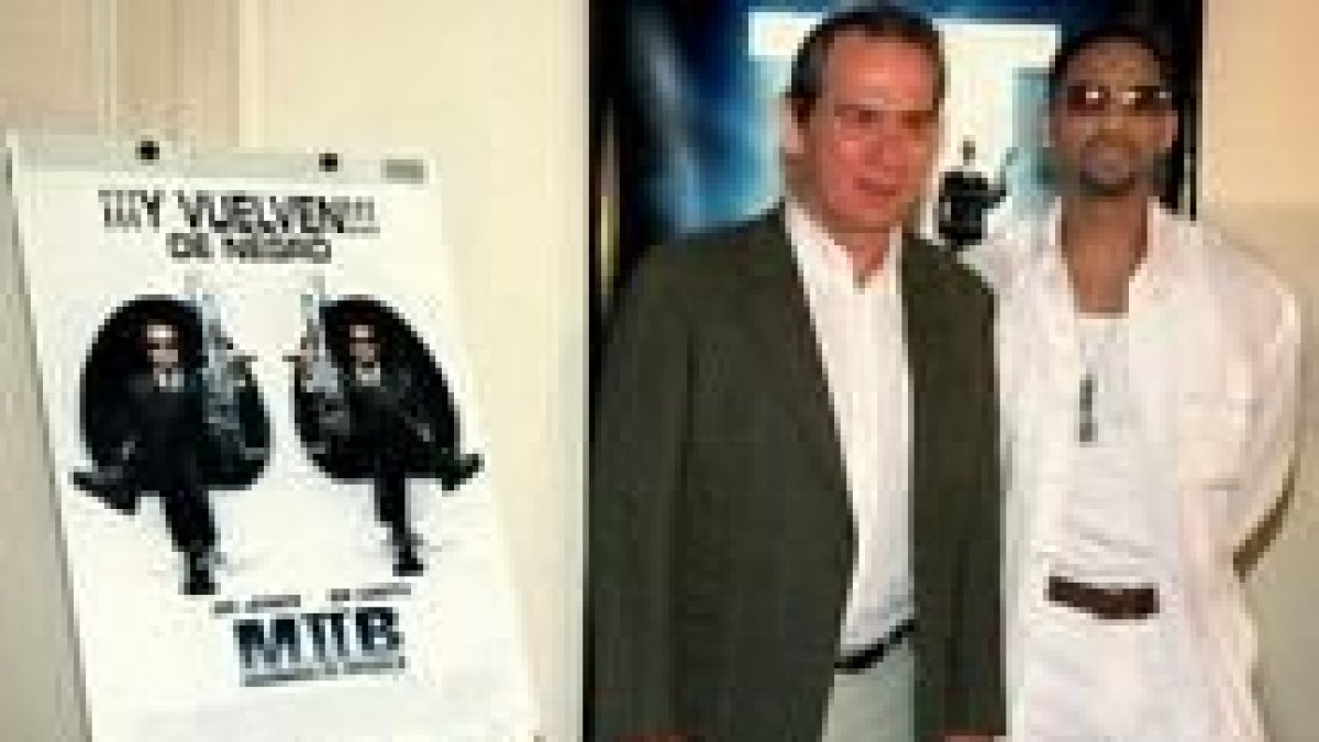 Tommy Lee Jones y Will Smith son los protagonistas de la segunda parte de «Men in Black»