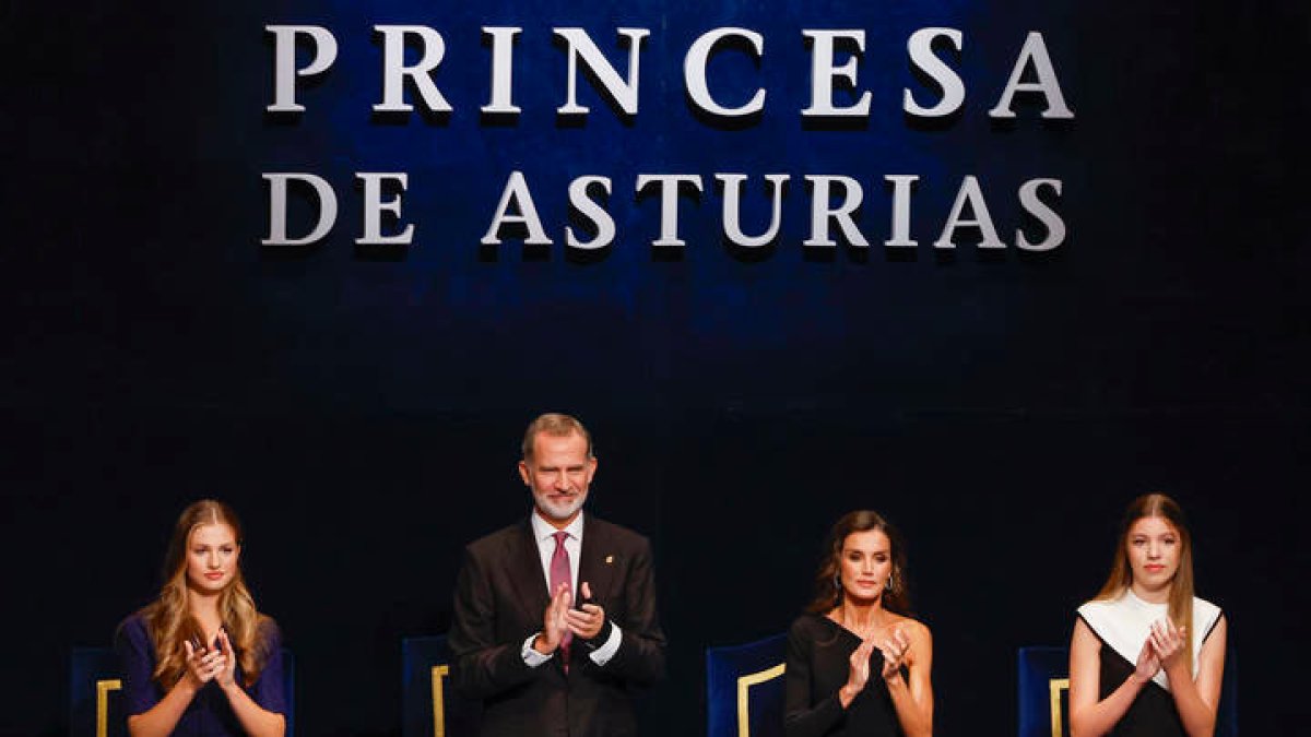 El Rey Felipe VI  preside junto a la reina Letizia, la Princesa Leonor y la infanta Sofía la 43º edición de los Premios Princesa de Asturias. CHEMA MOYA